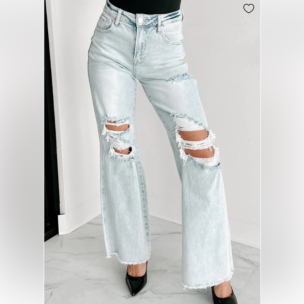 Risen light wash Abrielle High Rise Distressed Wide Leg Jeans size 1X